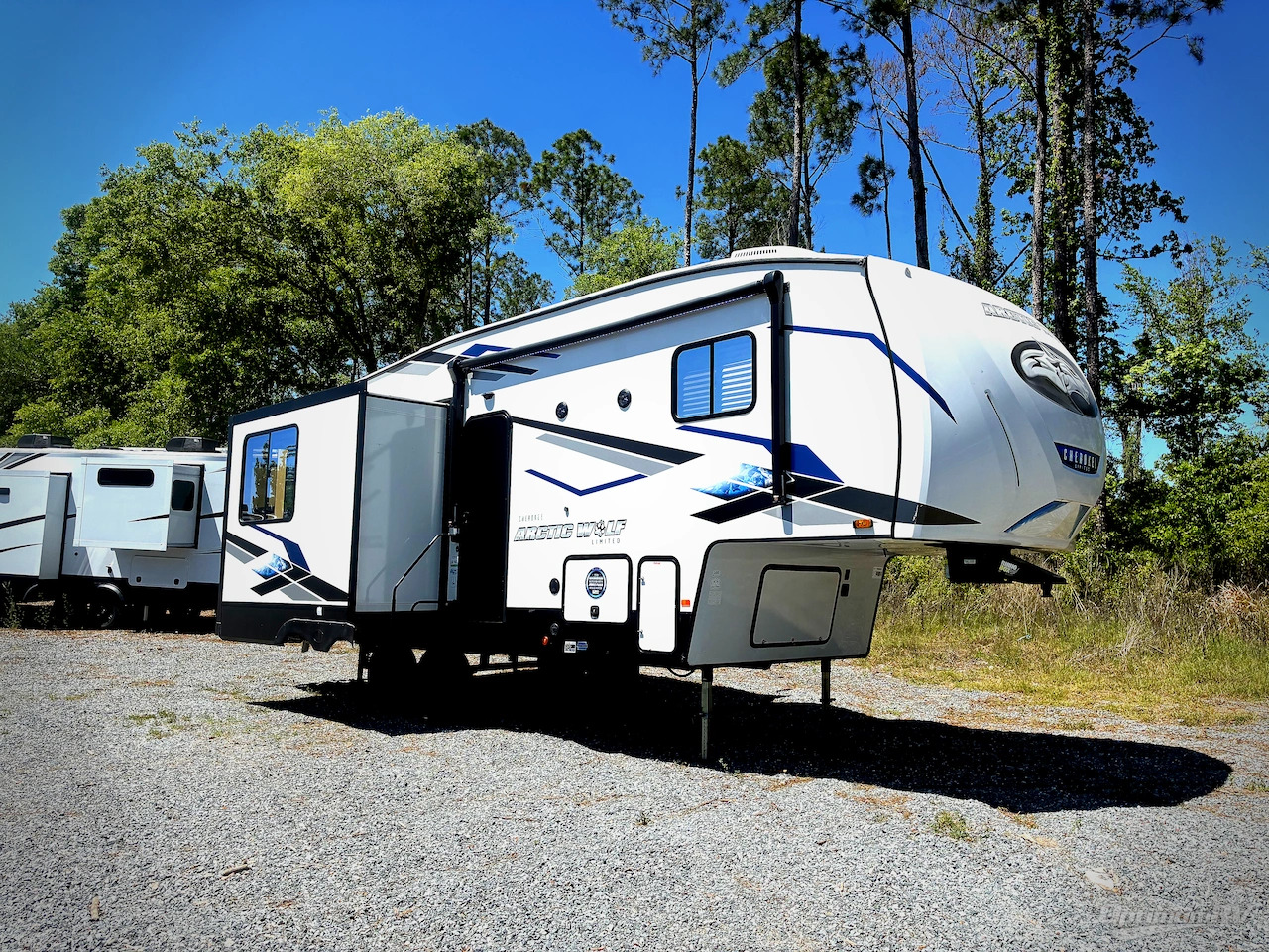 2024 Forest River Cherokee Arctic Wolf 261RK in tallahassee FL