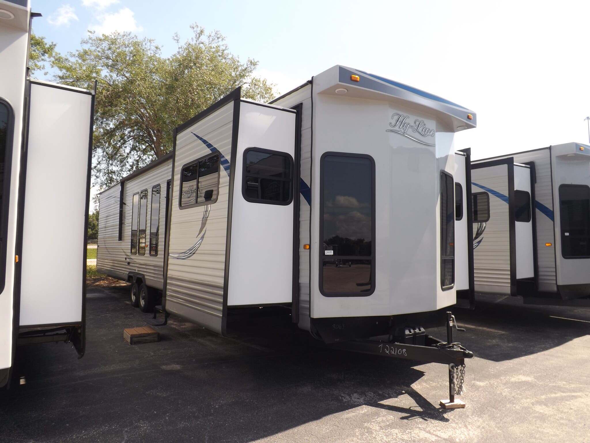 2022 Hy-Line DESTINATION TRAILER in ft. myers FL