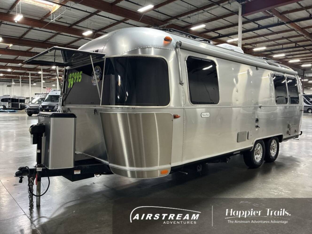 A photo of this 2023 Airstream Flying Cloud 25 Front Bed Queen