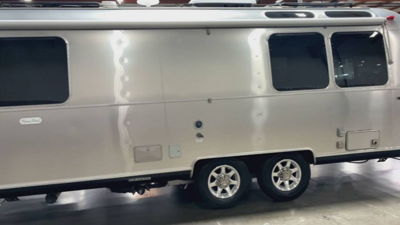 A photo of this 2023 Airstream Flying Cloud 25 Front Bed Queen