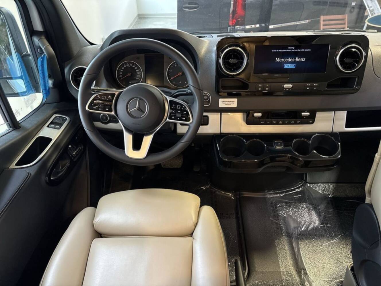 A photo of this 2025 Airstream Interstate GL