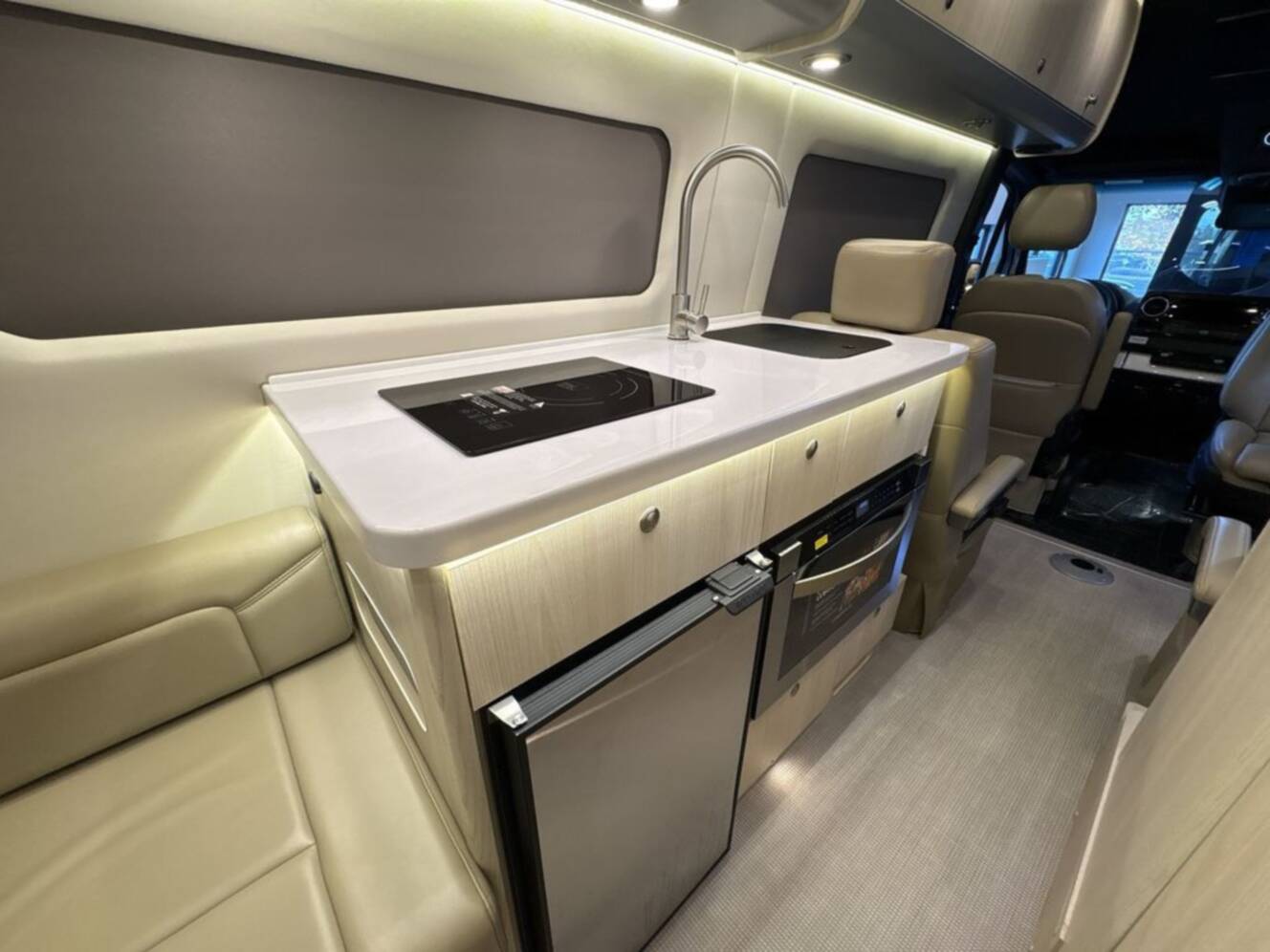 A photo of this 2025 Airstream Interstate GL