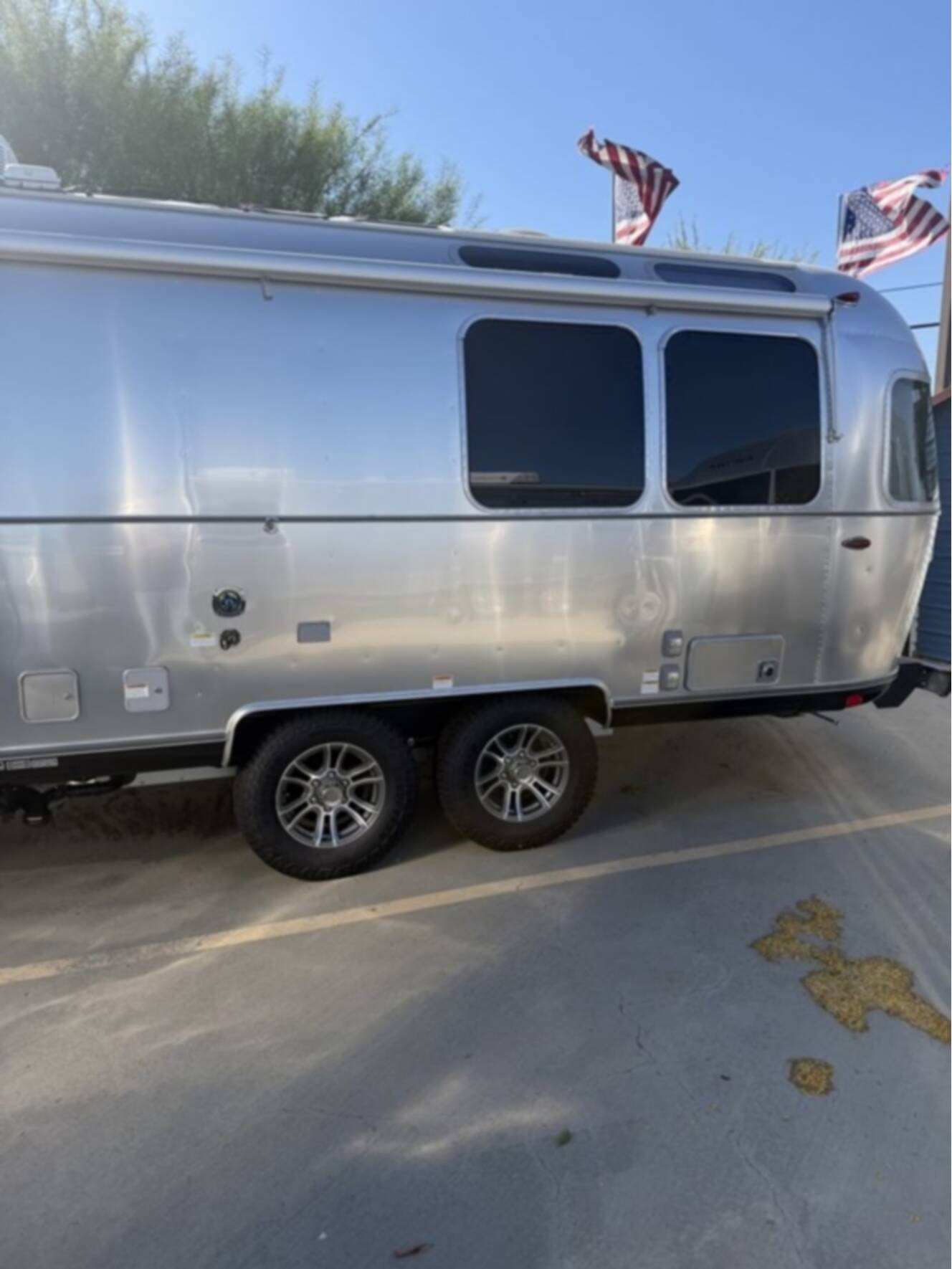 A photo of this 2026 Airstream Trade Wind 25FBT