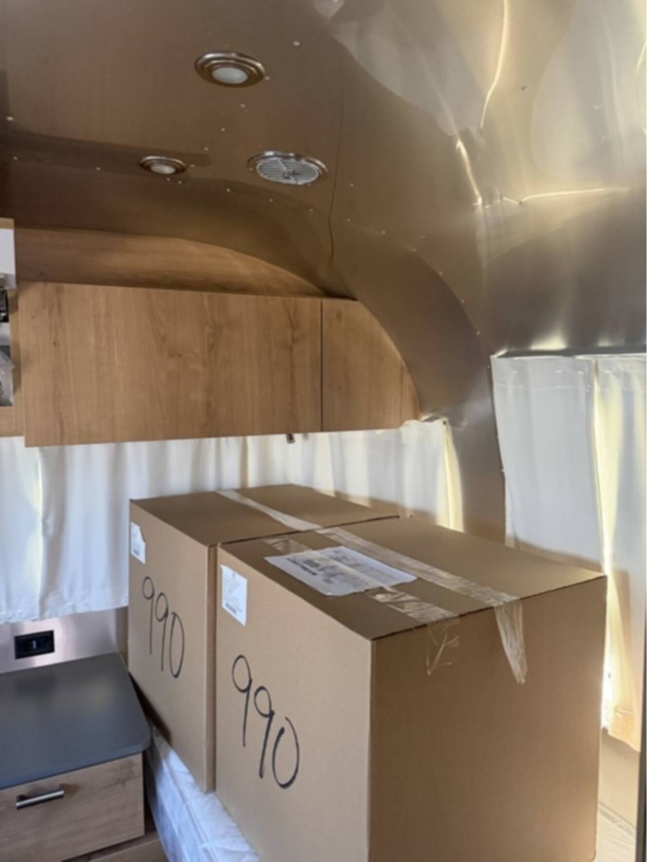 A photo of this 2026 Airstream Trade Wind 25FBT