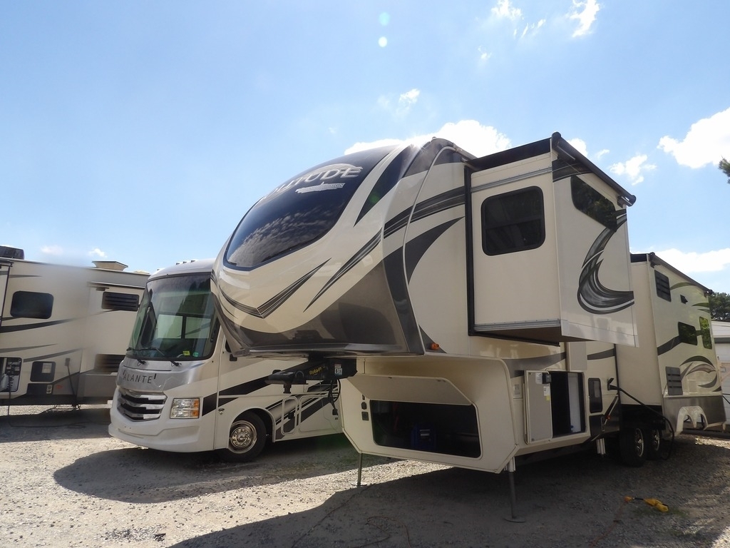 2019 Grand Design Solitude 310GK in chesapeake VA