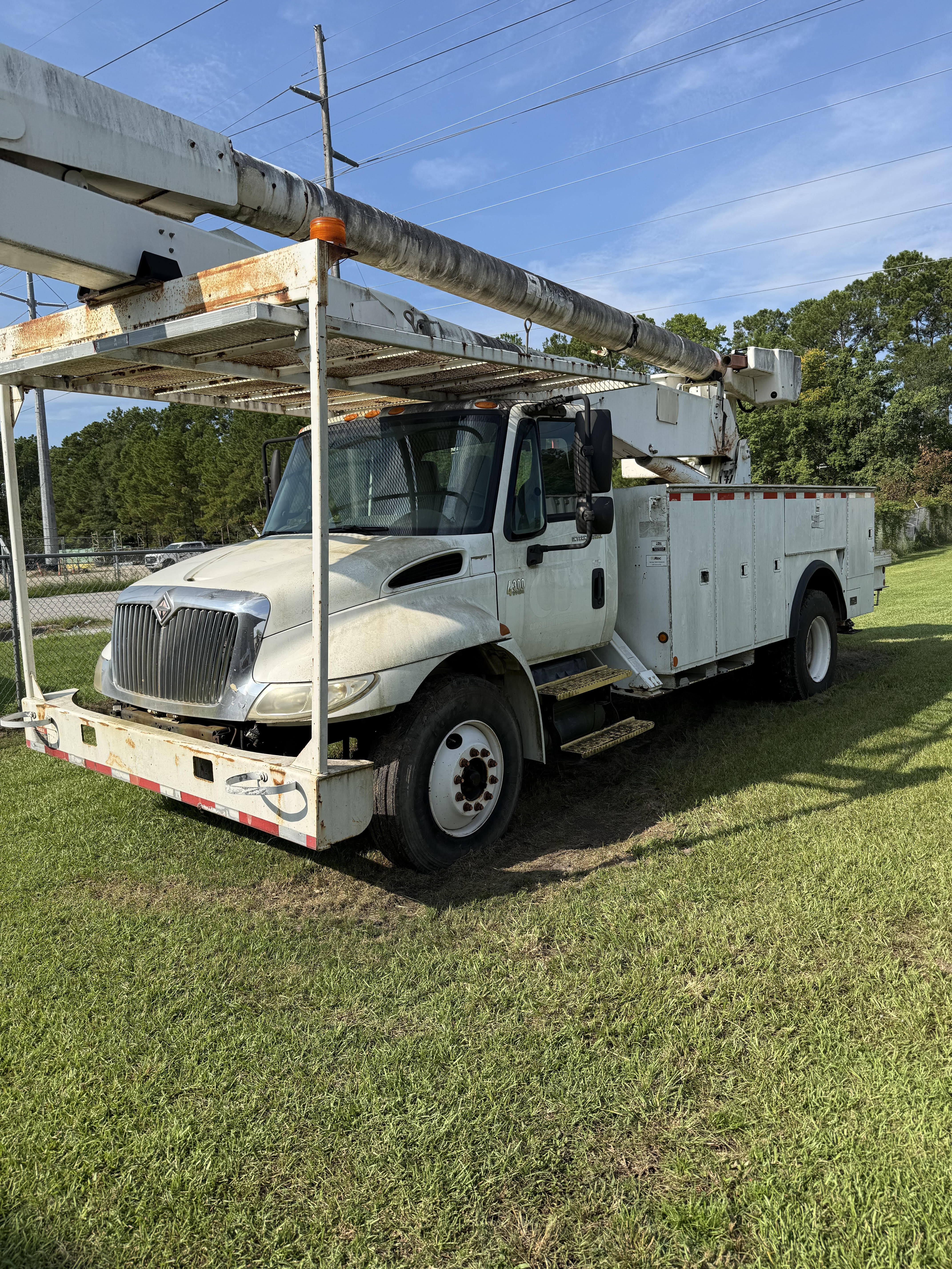 2006 INTERNATIONAL 4300 SBA in North Charleston, SC