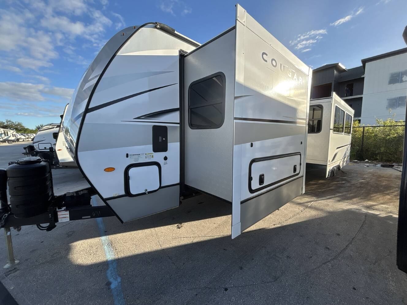 A photo of this 2024 Keystone COUGAR 30RKD