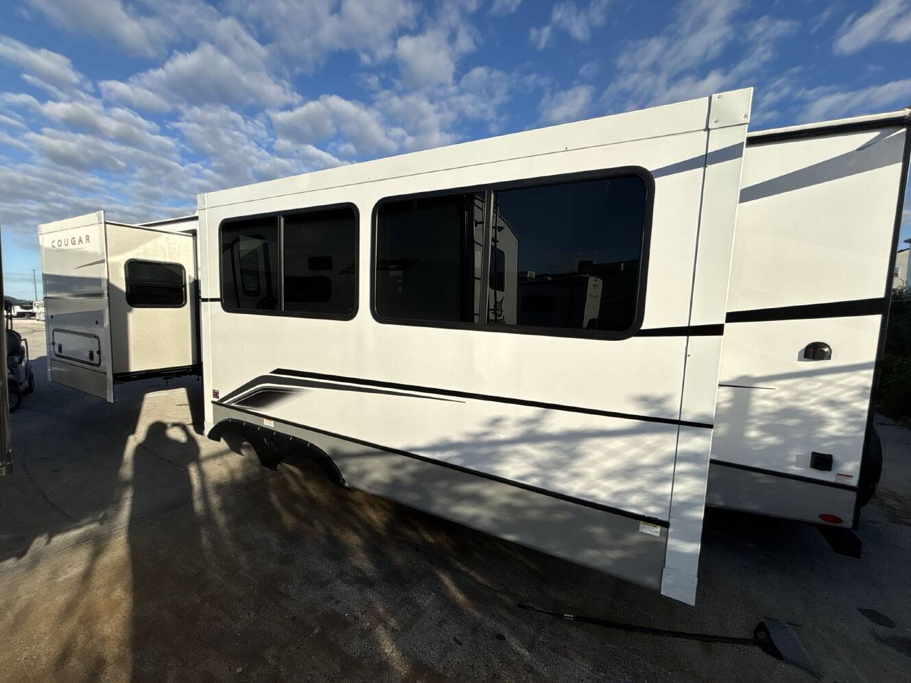 A photo of this 2024 Keystone COUGAR 30RKD