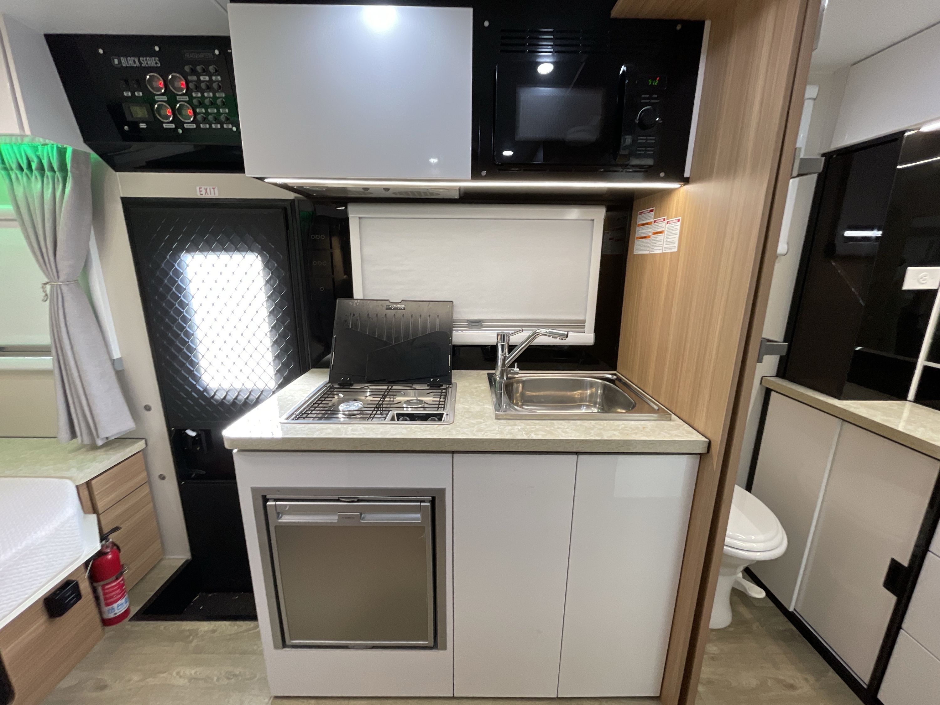 2022 Black Series BLACK SERIES CAMPER HQ15 in deforest WI
