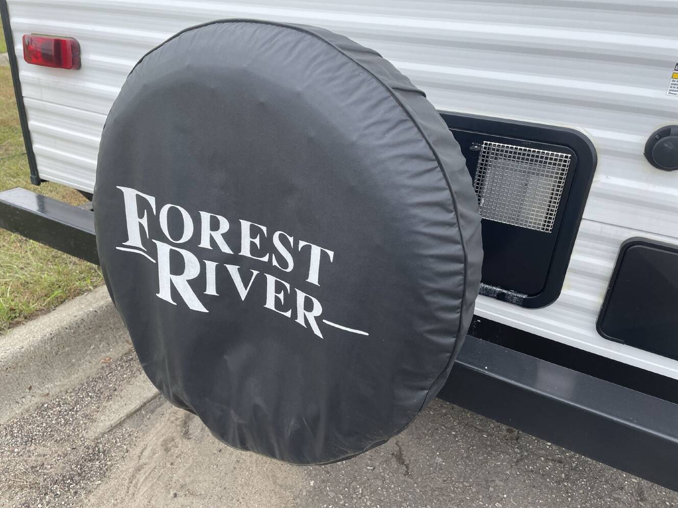 A photo of this 2022 Forest River WILDWOOD X-LITE 19DBXL