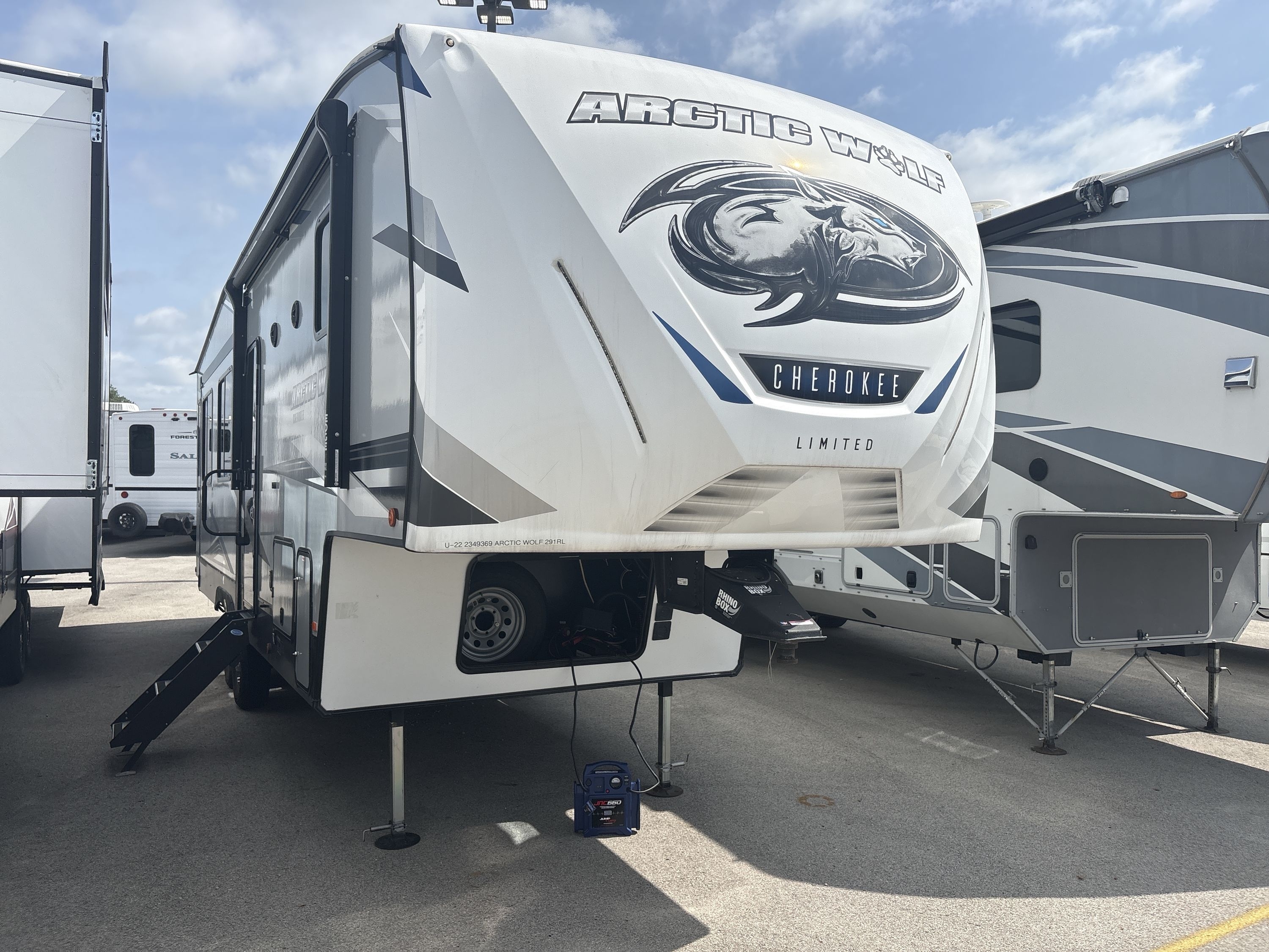 2022 Forest River ARCTIC WOLF 291RL in braidwood IL