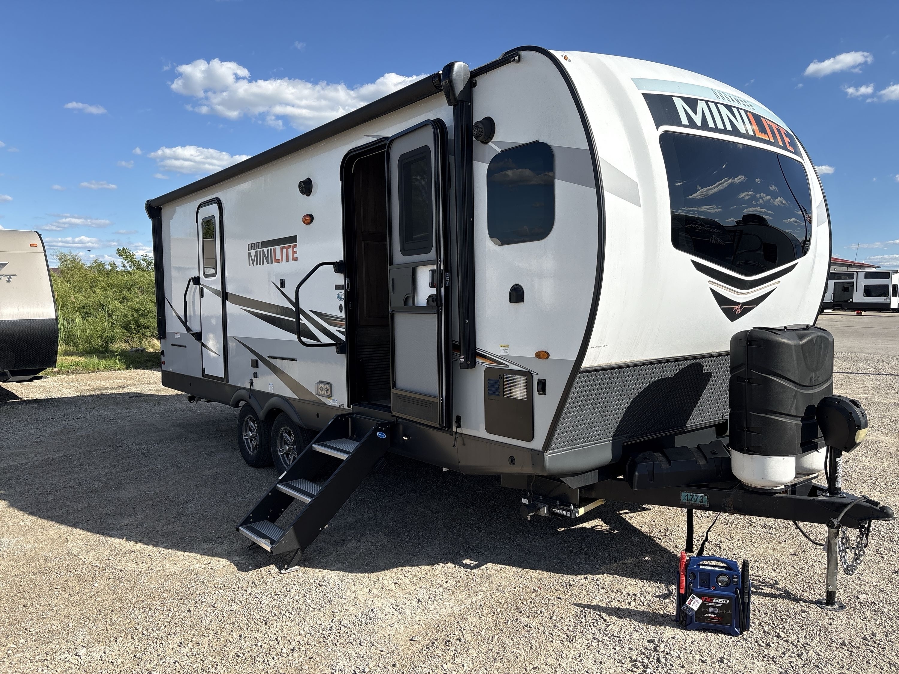 2022 Forest River ROCKWOOD MINI LITE 2516S in braidwood IL