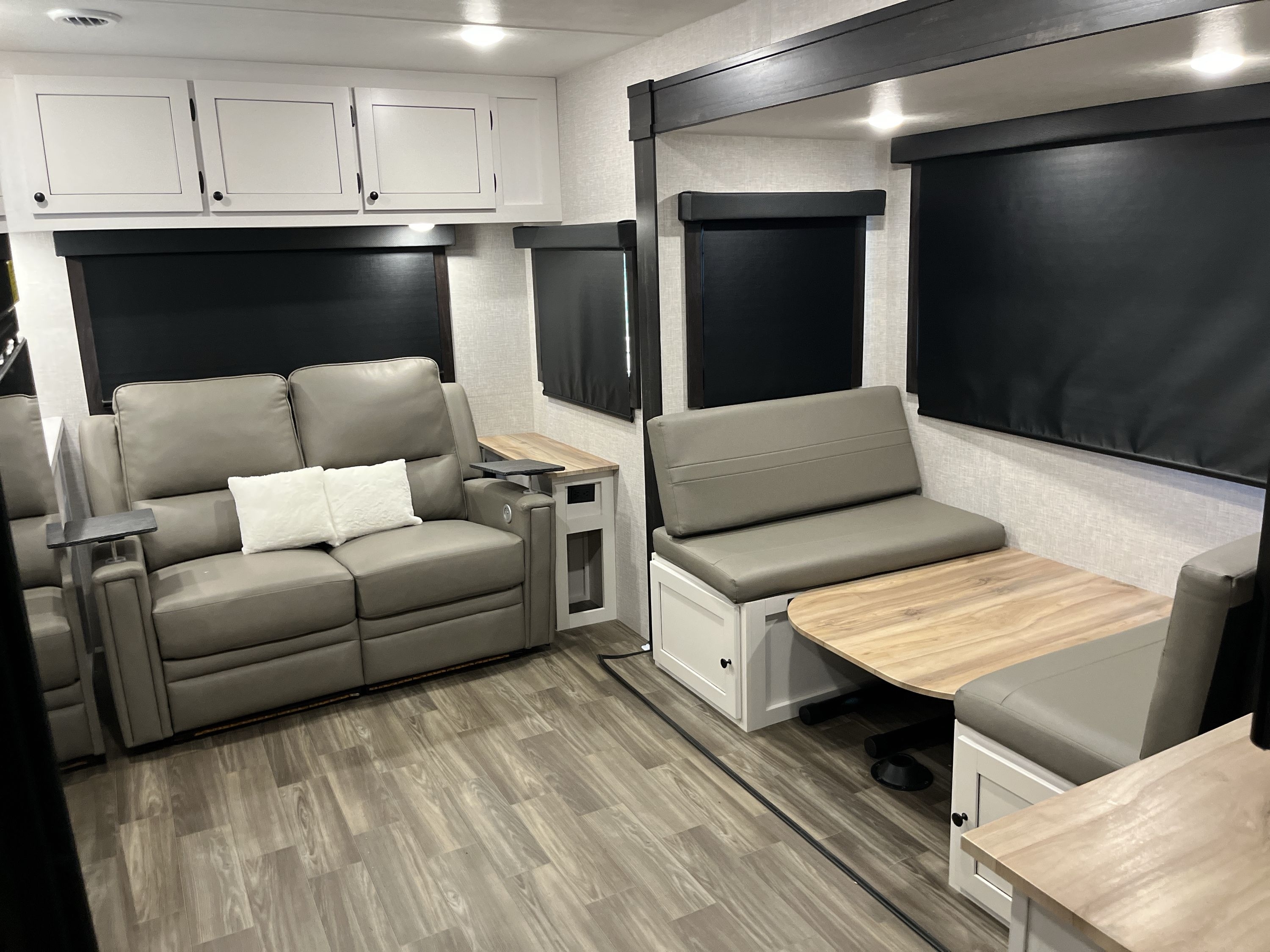 2024 Highland Ridge OPEN RANGE LITE 242RL in branson MO