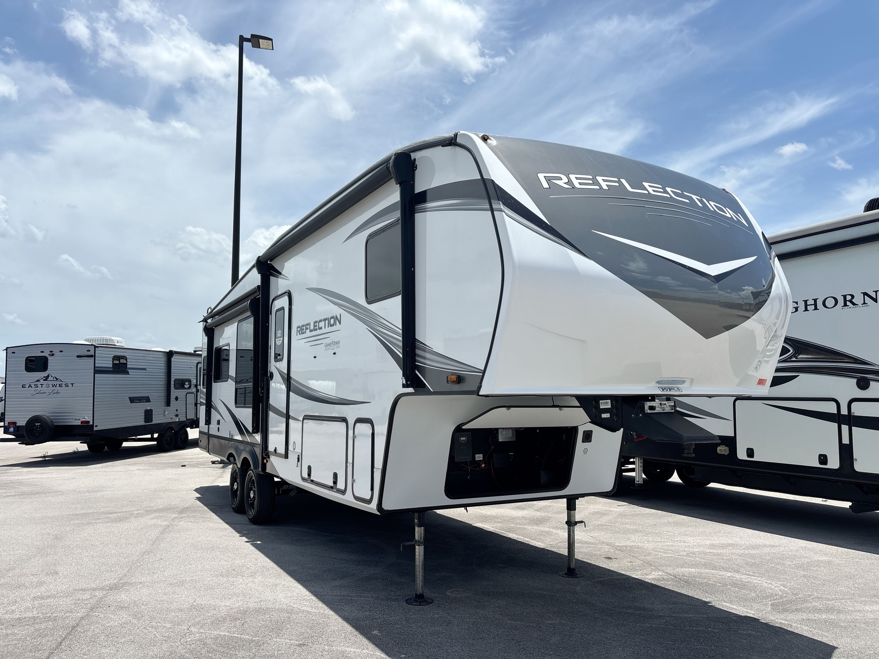 2024 Grand Design REFLECTION 303RLS RV
