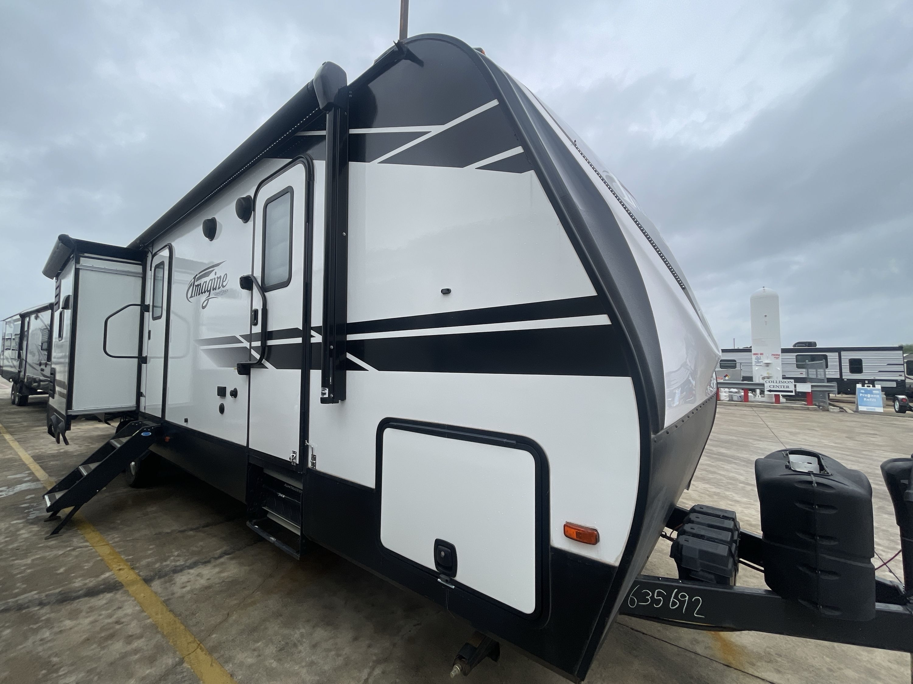 2022 Grand Design IMAGINE 3250BH in new braunfels TX