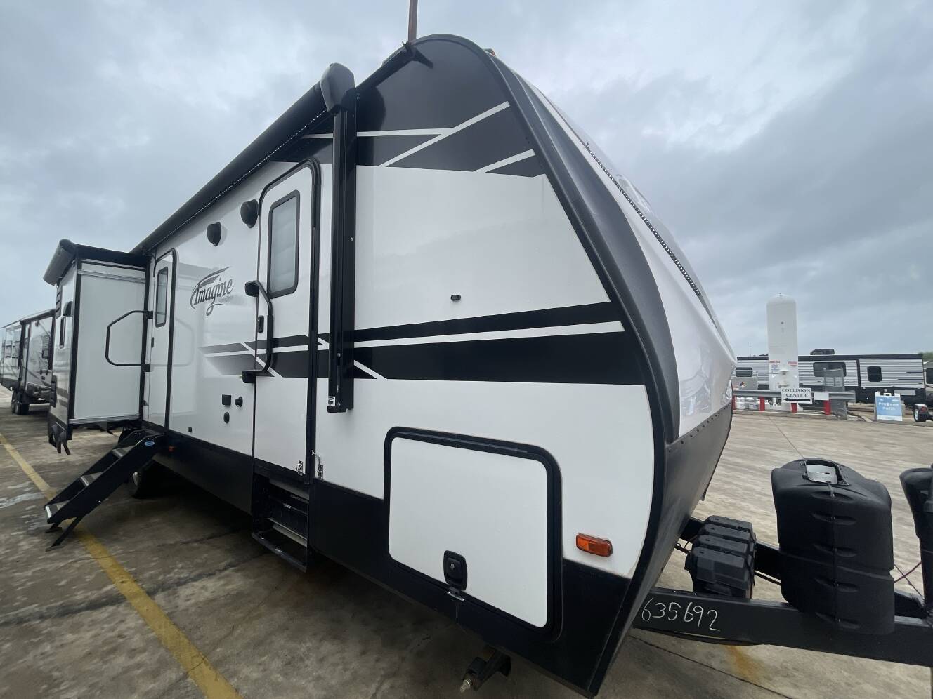 A photo of this 2022 Grand Design IMAGINE 3250BH