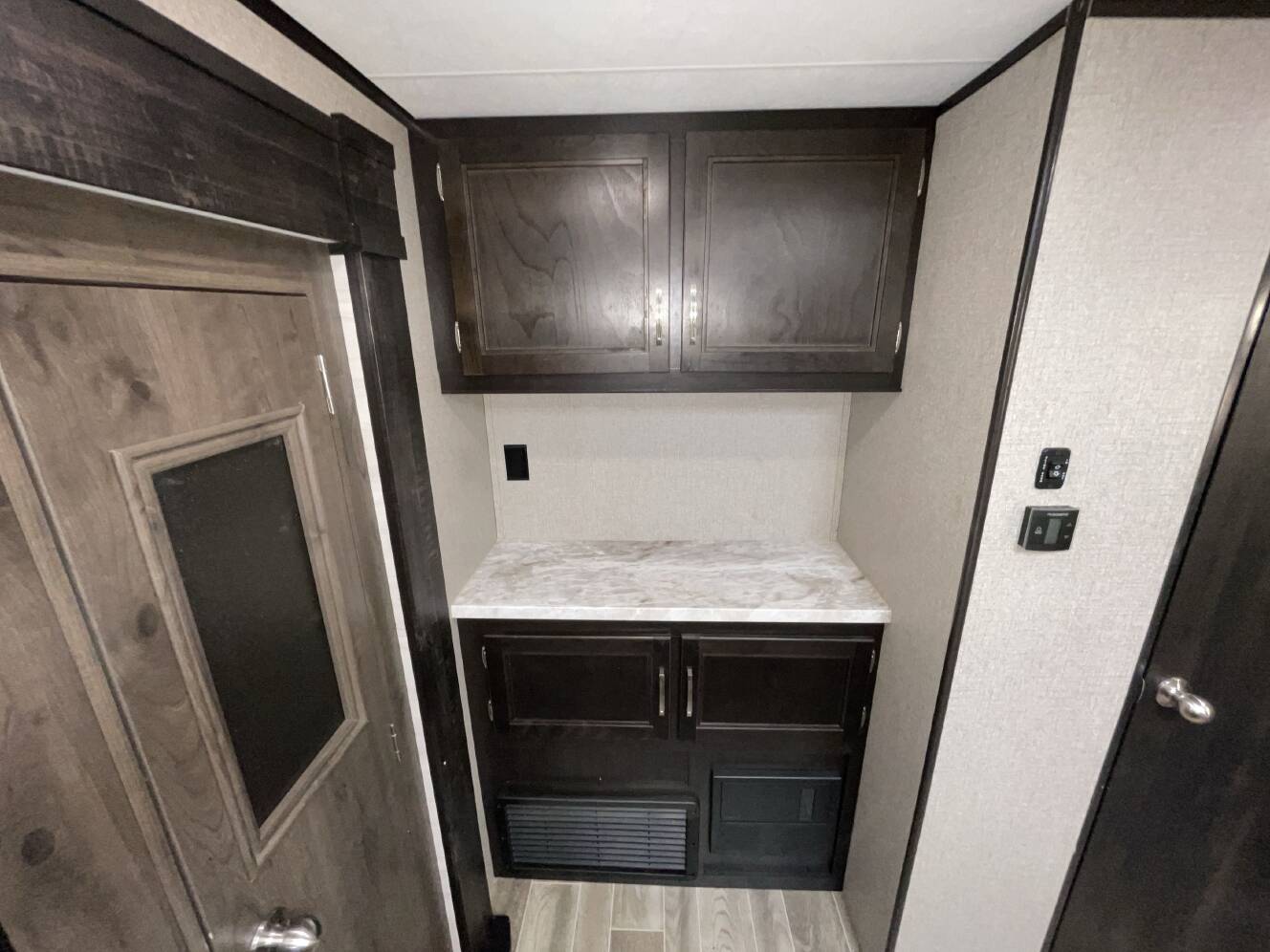 A photo of this 2021 Jayco JAY FLIGHT 33RBTS