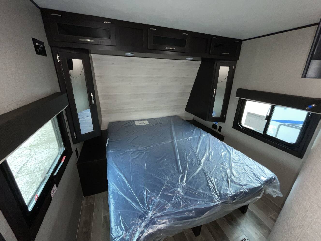 A photo of this 2021 Jayco JAY FLIGHT 33RBTS