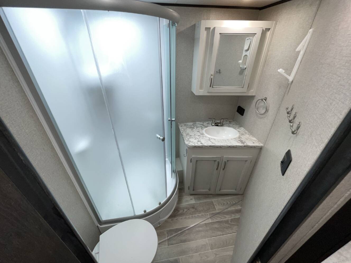 A photo of this 2021 Jayco JAY FLIGHT 33RBTS