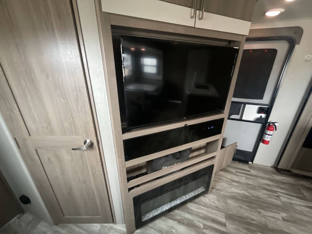 A photo of this 2022 Grand Design IMAGINE 3250BH