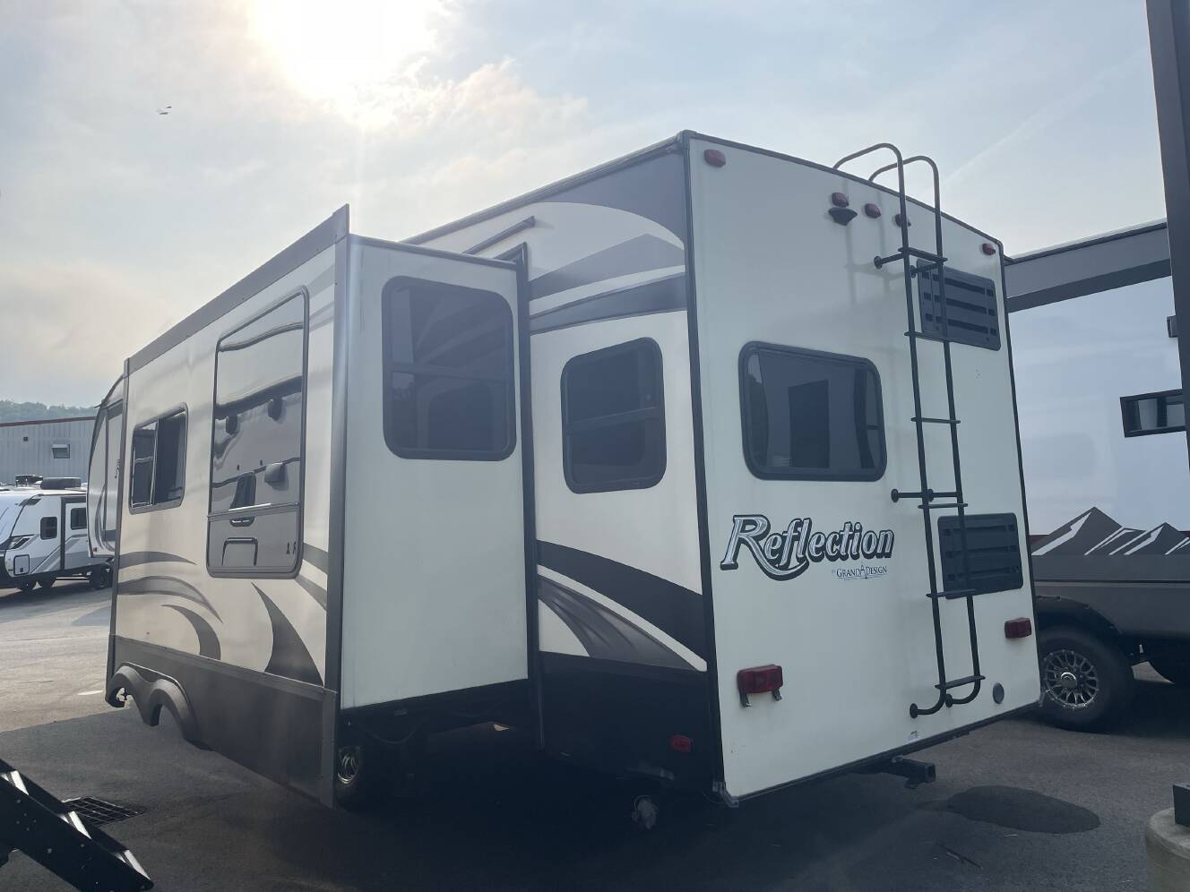 A photo of this 2019 Grand Design REFLECTION 320MKS