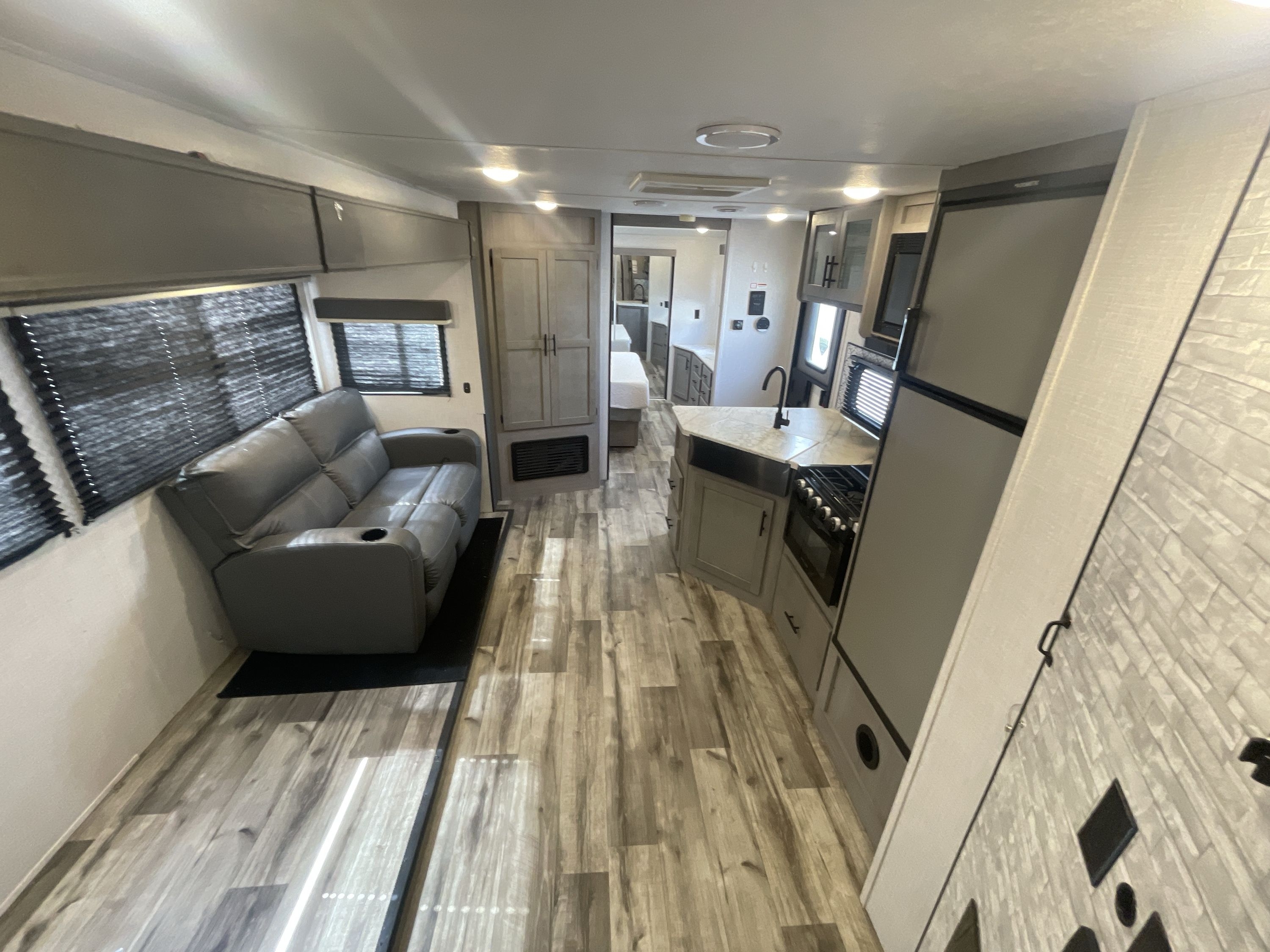 2023 Coleman COLEMAN LIGHT 3055BS in strafford MO