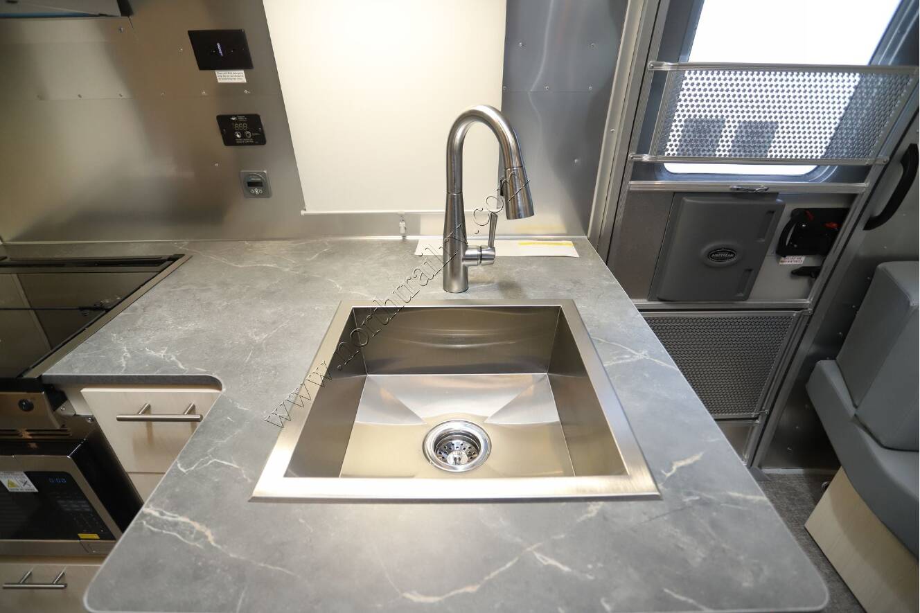 A photo of this 2026 Airstream Flying Cloud 25FB