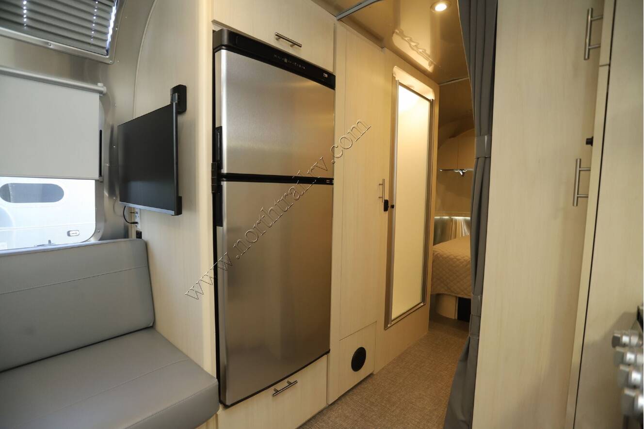 A photo of this 2026 Airstream Flying Cloud 25FB