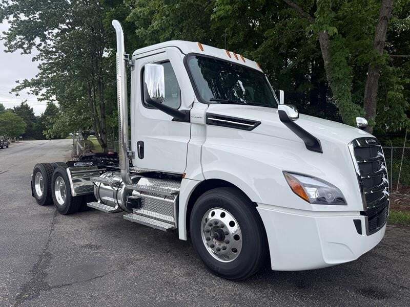 2027 FREIGHTLINER CASCADIA 126 in Kingsport, TN