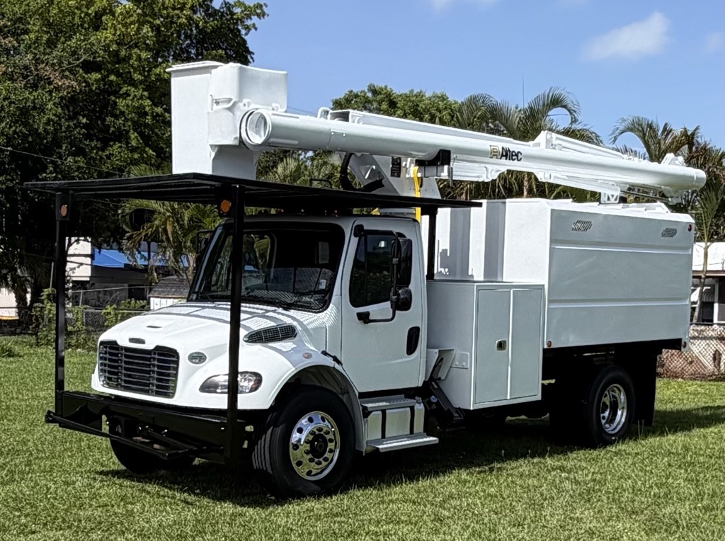 2015 FREIGHTLINER BUSINESS CLASS M2 106 in Hollywood, FL