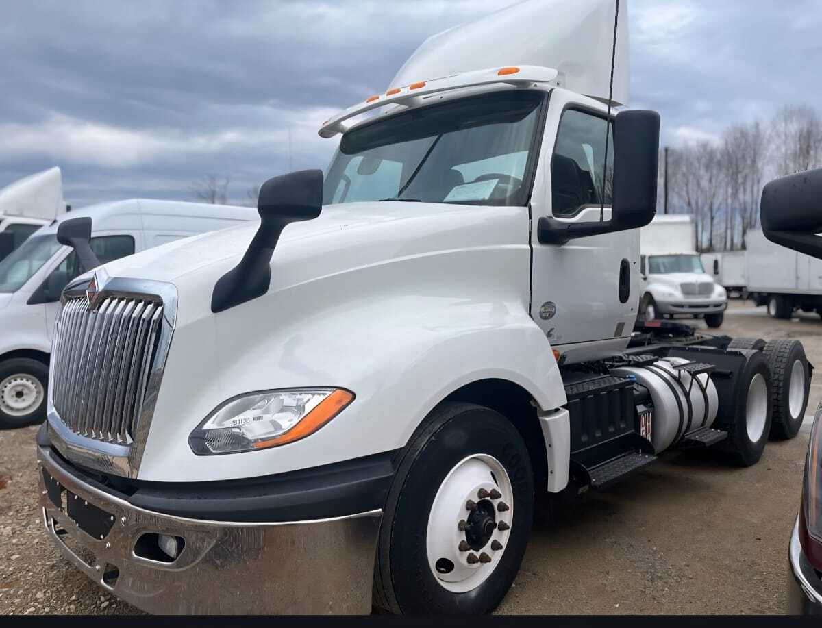 2020 INTERNATIONAL LT625 DAYCAB T/A in Greensboro, NC