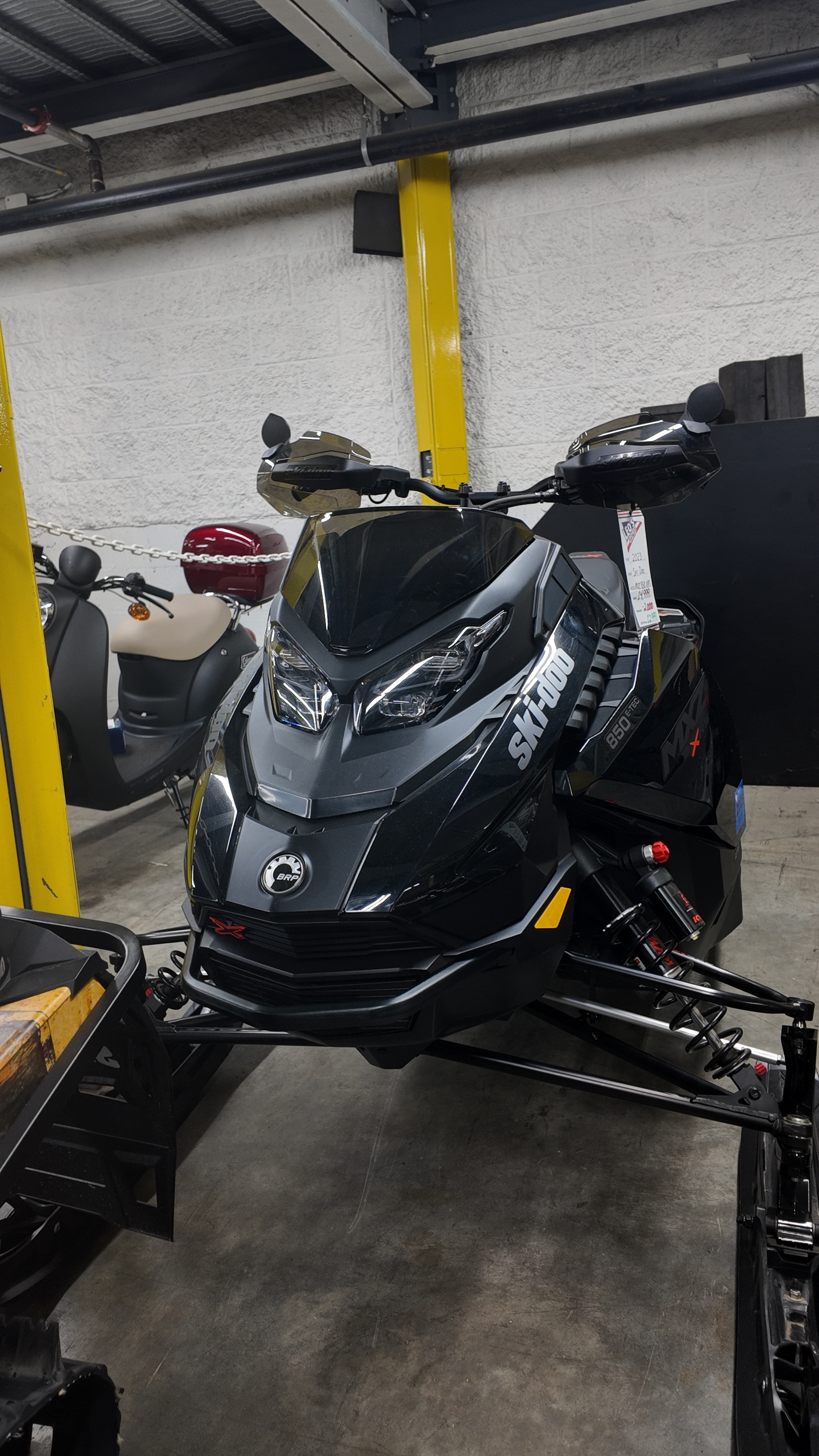 2023 Ski-Doo MXZ XRS 850 600R E-TEC® in lakeville MN