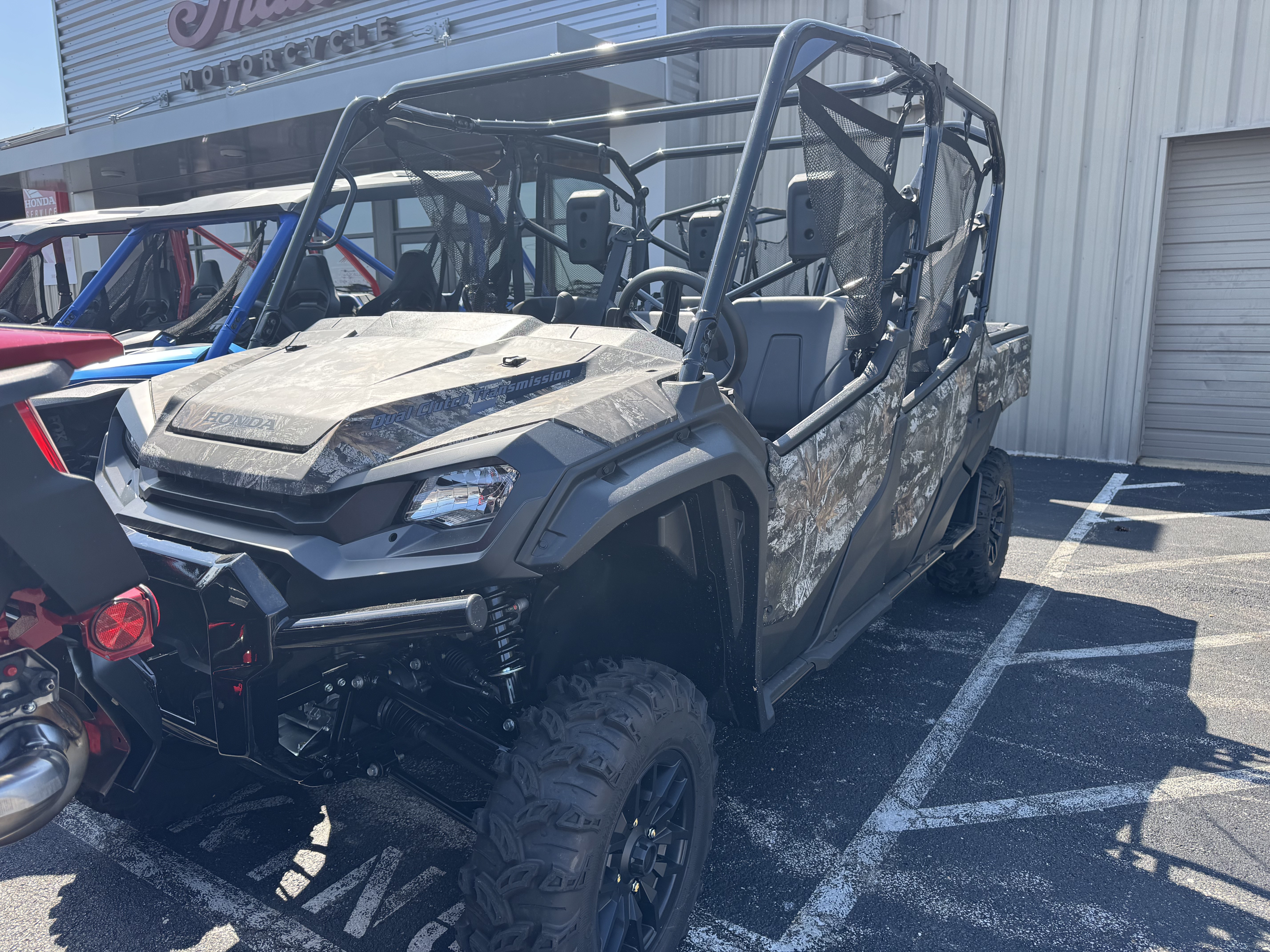 2025 Honda PIONEER 1000-6 DLX CRE Deluxe in st. louis MO