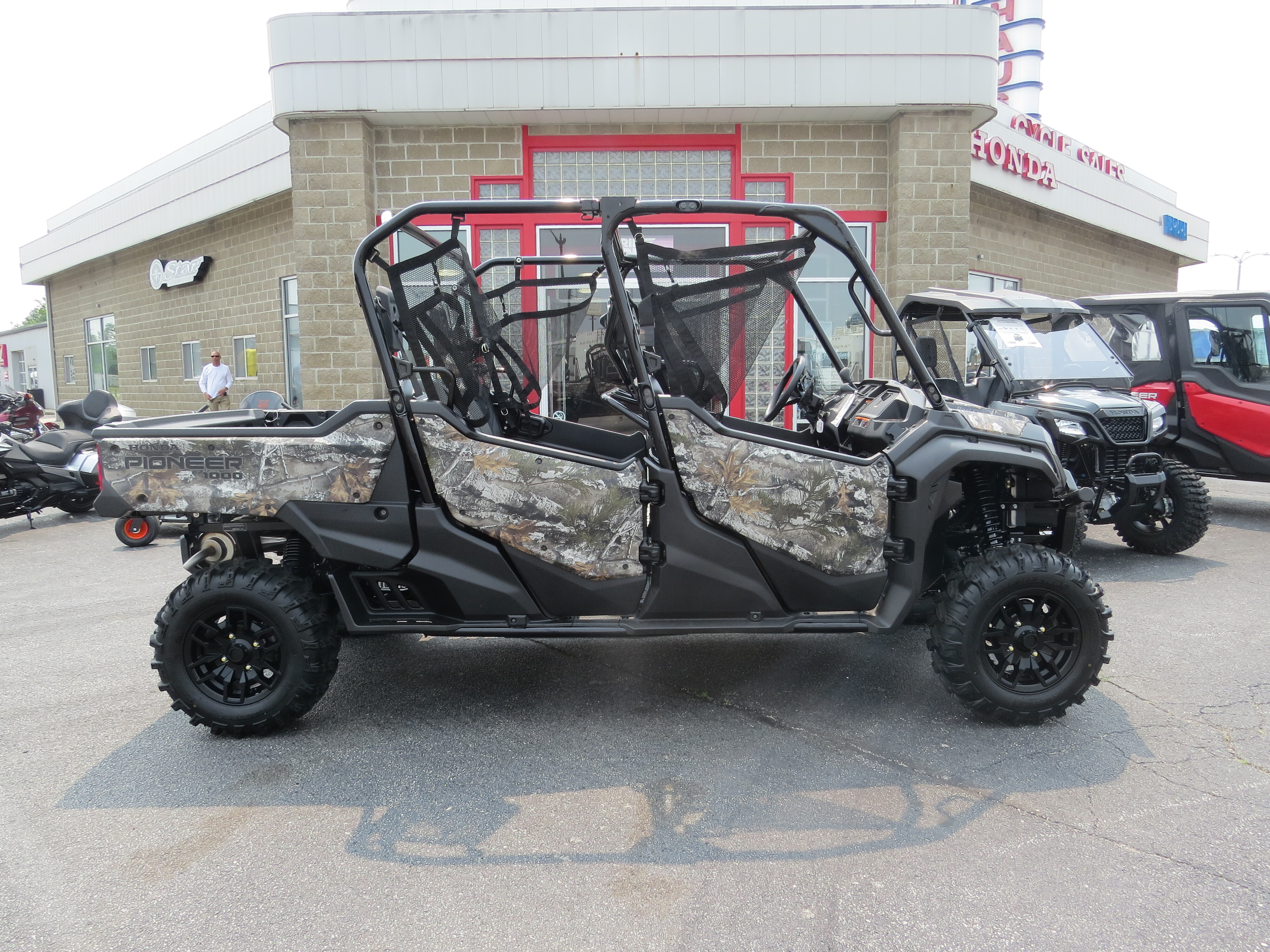 2025 Honda Pioneer 1000-6 Crew Deluxe 1000-6 DELUXE CREW in litchfield IL