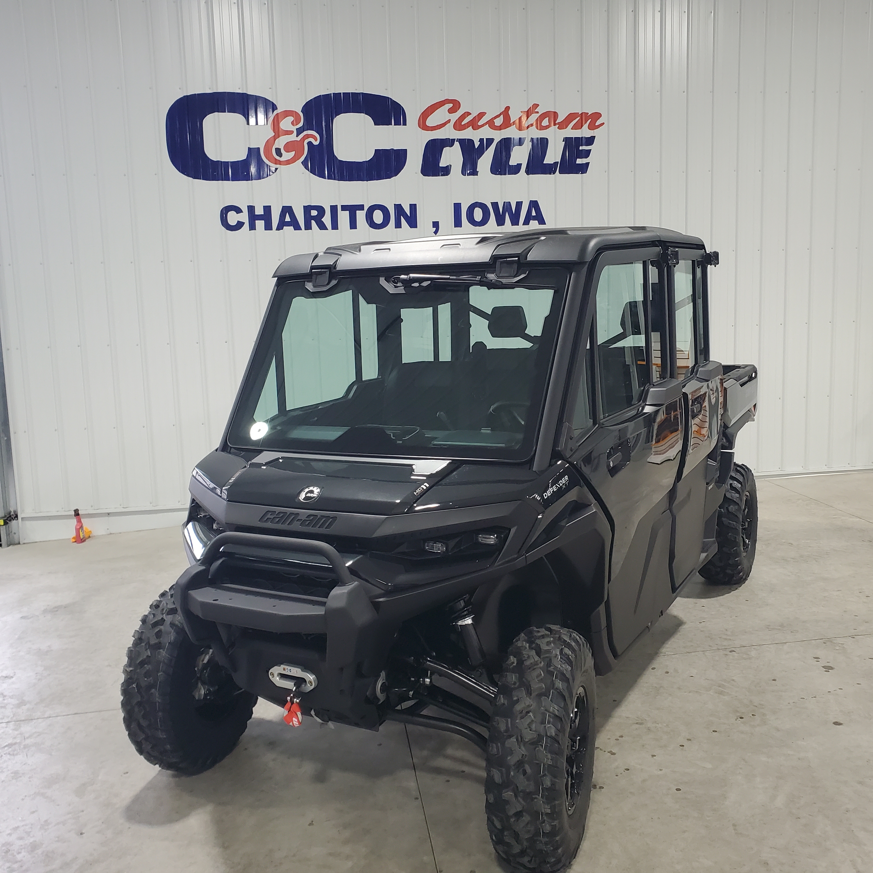 2026 Can-Am Defender MAX XT CAB HD11 in chariton IA