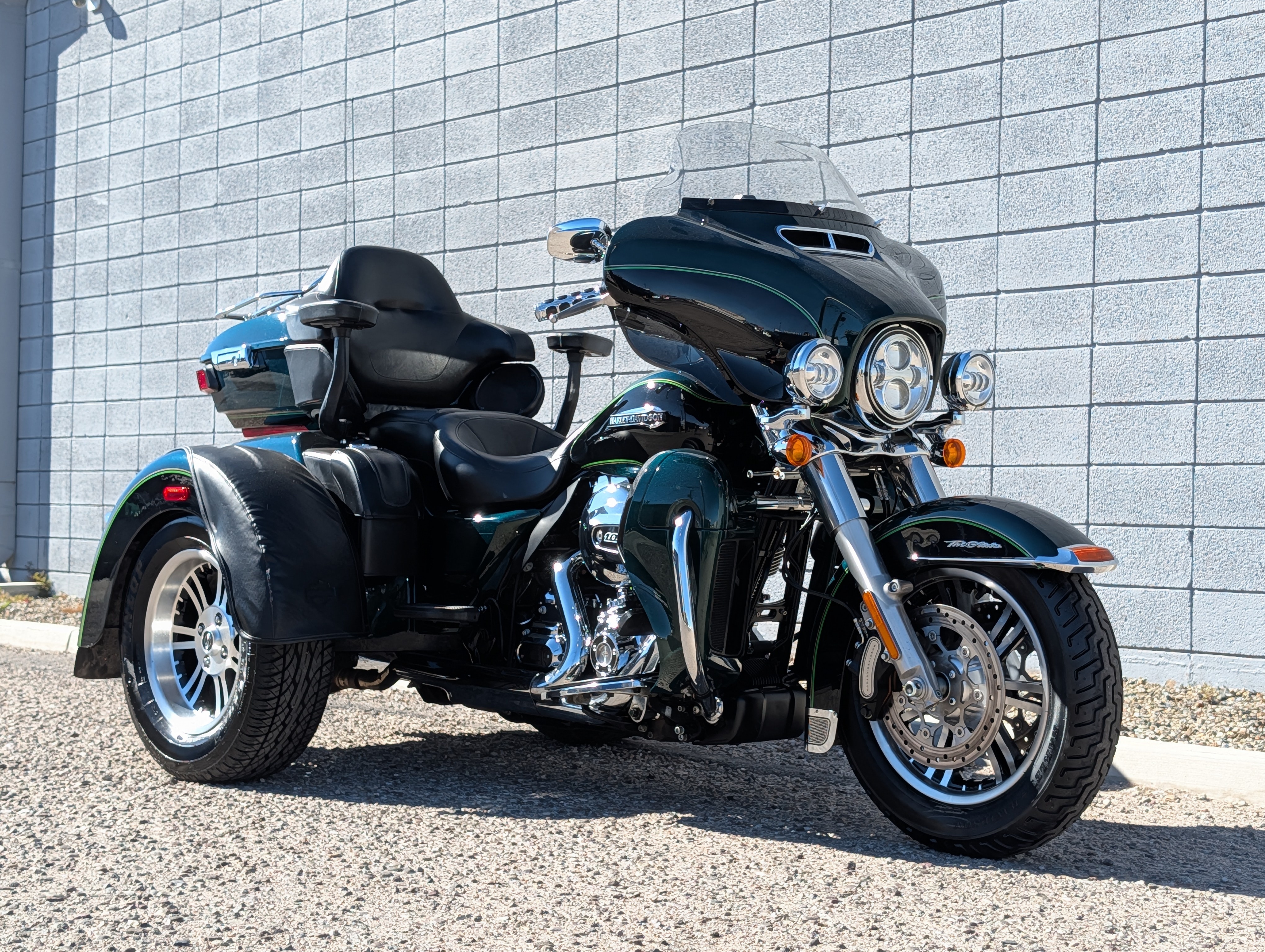 2016 Harley-Davidson FLHTCUTG Tri Glide Ultra - Two-Tone Option ULTRA CLASSIC in Tucson, AZ