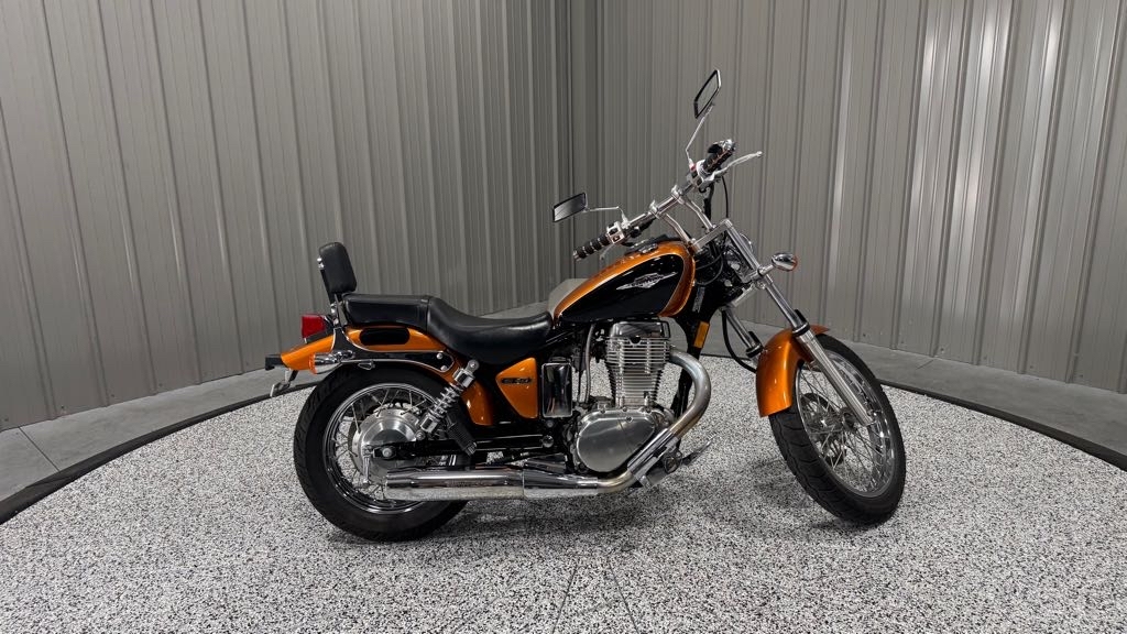 2011 Suzuki BOULEVARD S40 S40 in Jonestown, PA