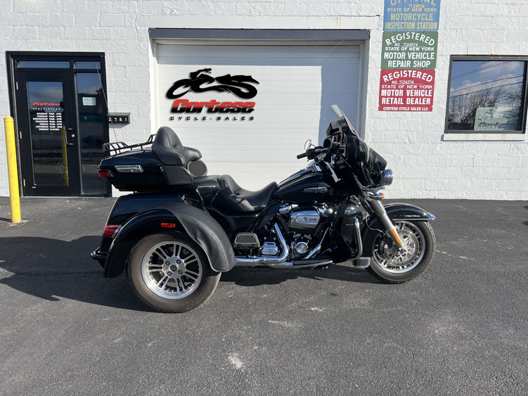 2020 Harley-Davidson Tri Glide Ultra FLHTCUTG ULTRA CLASSIC in Rochester, NY