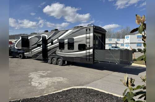 2023 Grand Design MOMENTUM M-CLASS 381MS in lenoir city TN