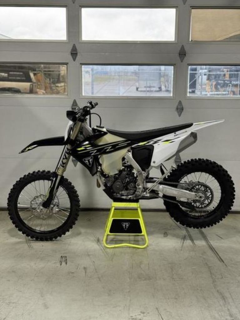 2026 Triumph TF 250-C Jet black/ Pure white 250-C in Romney, WV