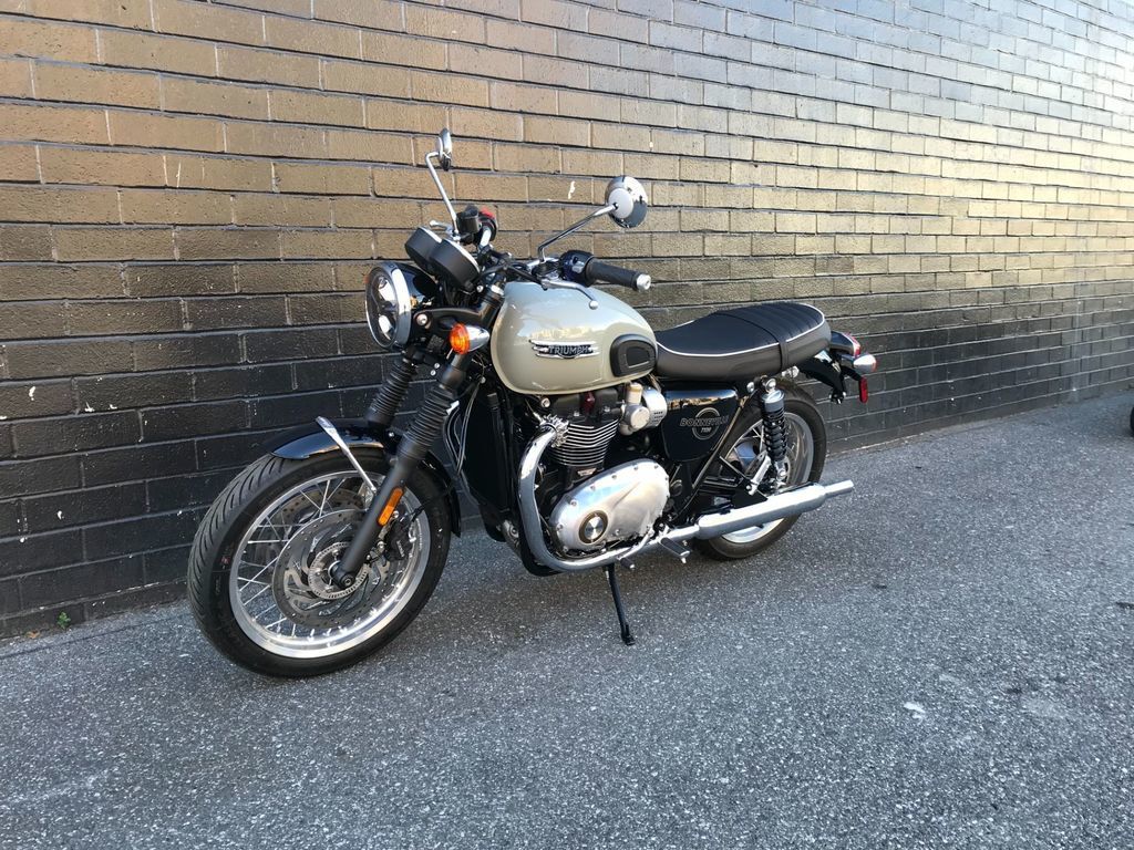 2026 Triumph Bonneville T120 Stone grey BASE in Romney, WV