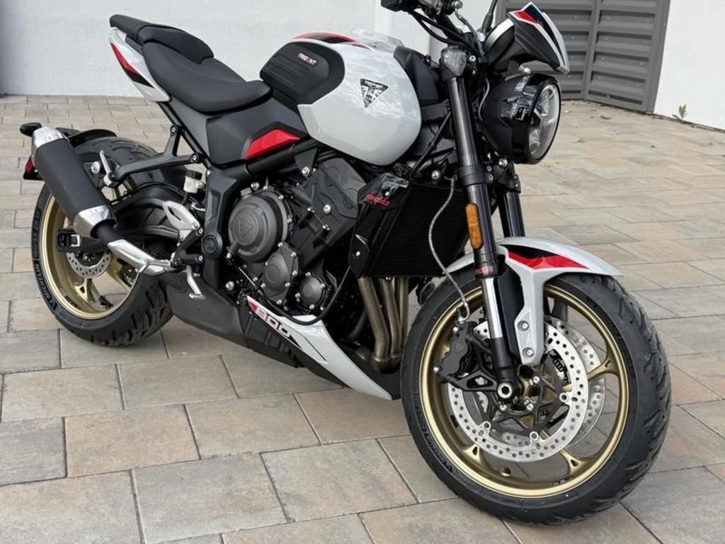2026 Triumph Trident 800 Ash grey 800 in Romney, WV
