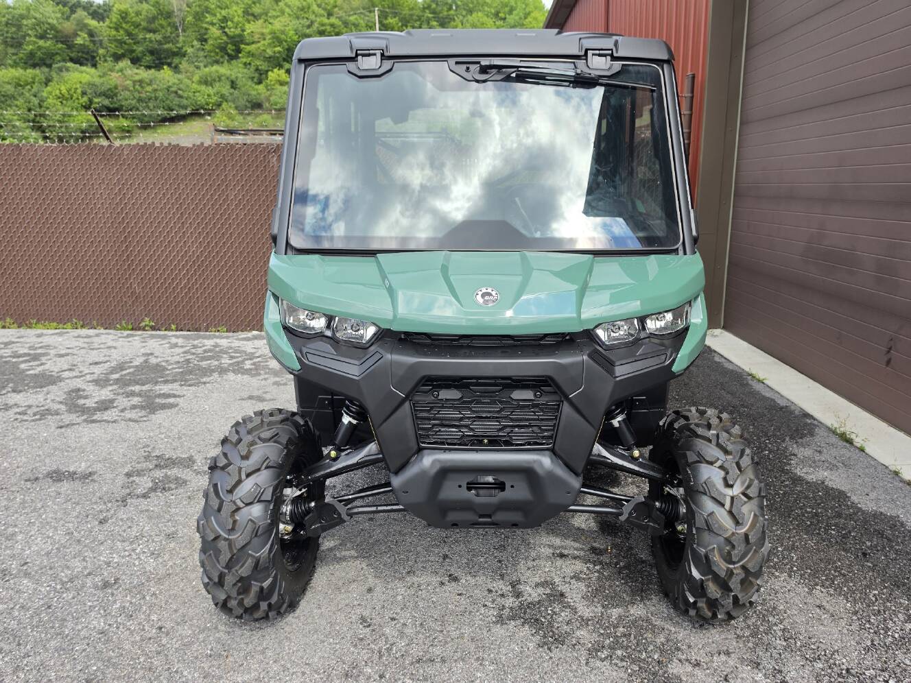 A photo of this 2026 Can-Am Defender MAX DPS CAB HD10
