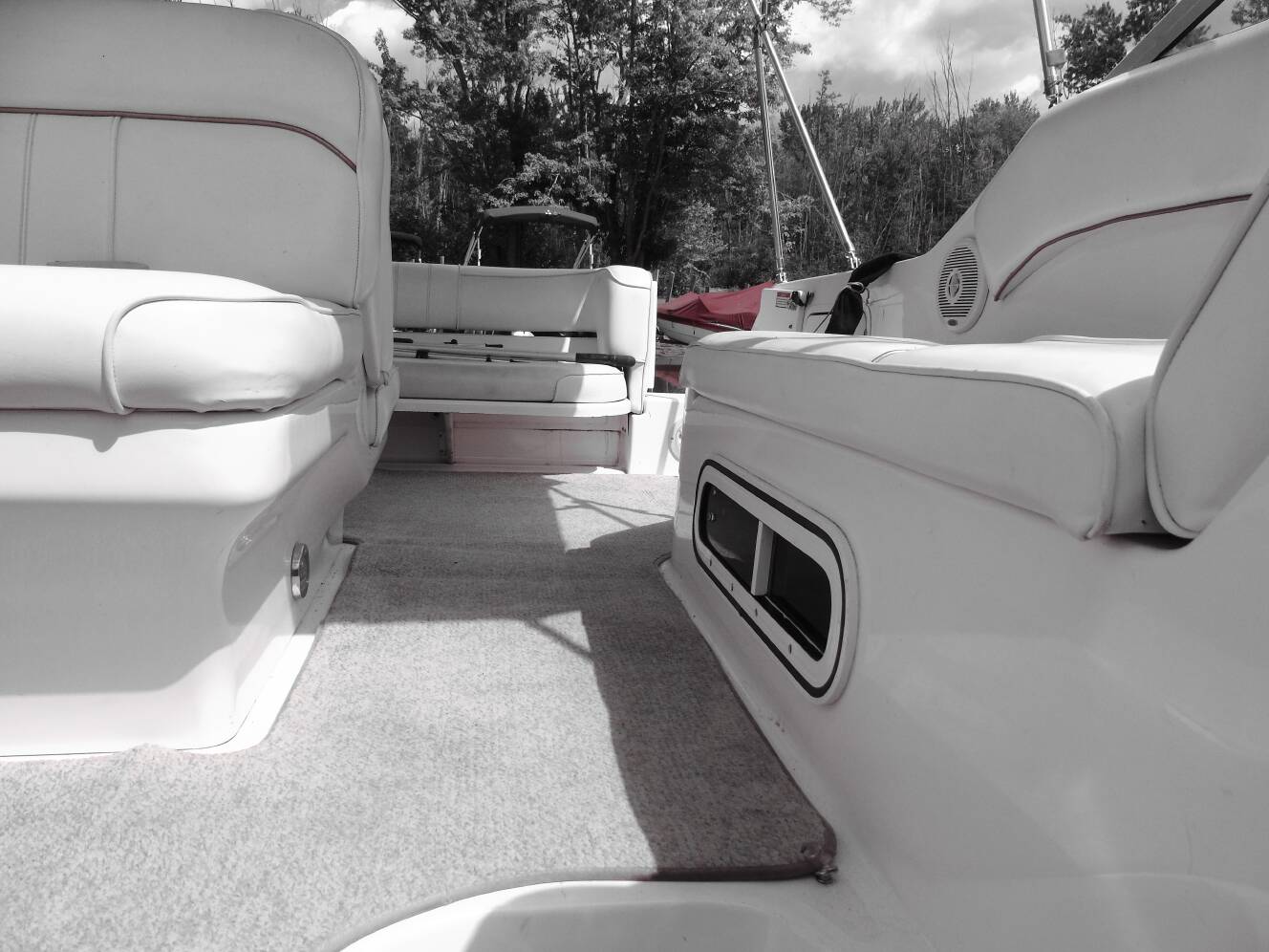 A photo of this 1998 Sea Ray 250 SUNDANCER