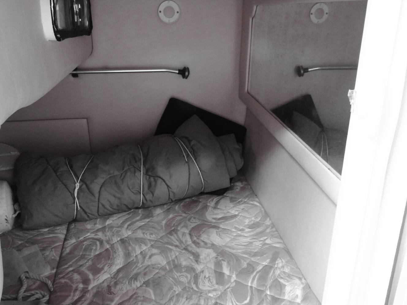 A photo of this 1998 Sea Ray 250 SUNDANCER