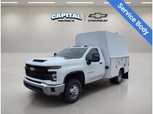 Commercial Trucks with the Highest Towing and Payload Capacities image