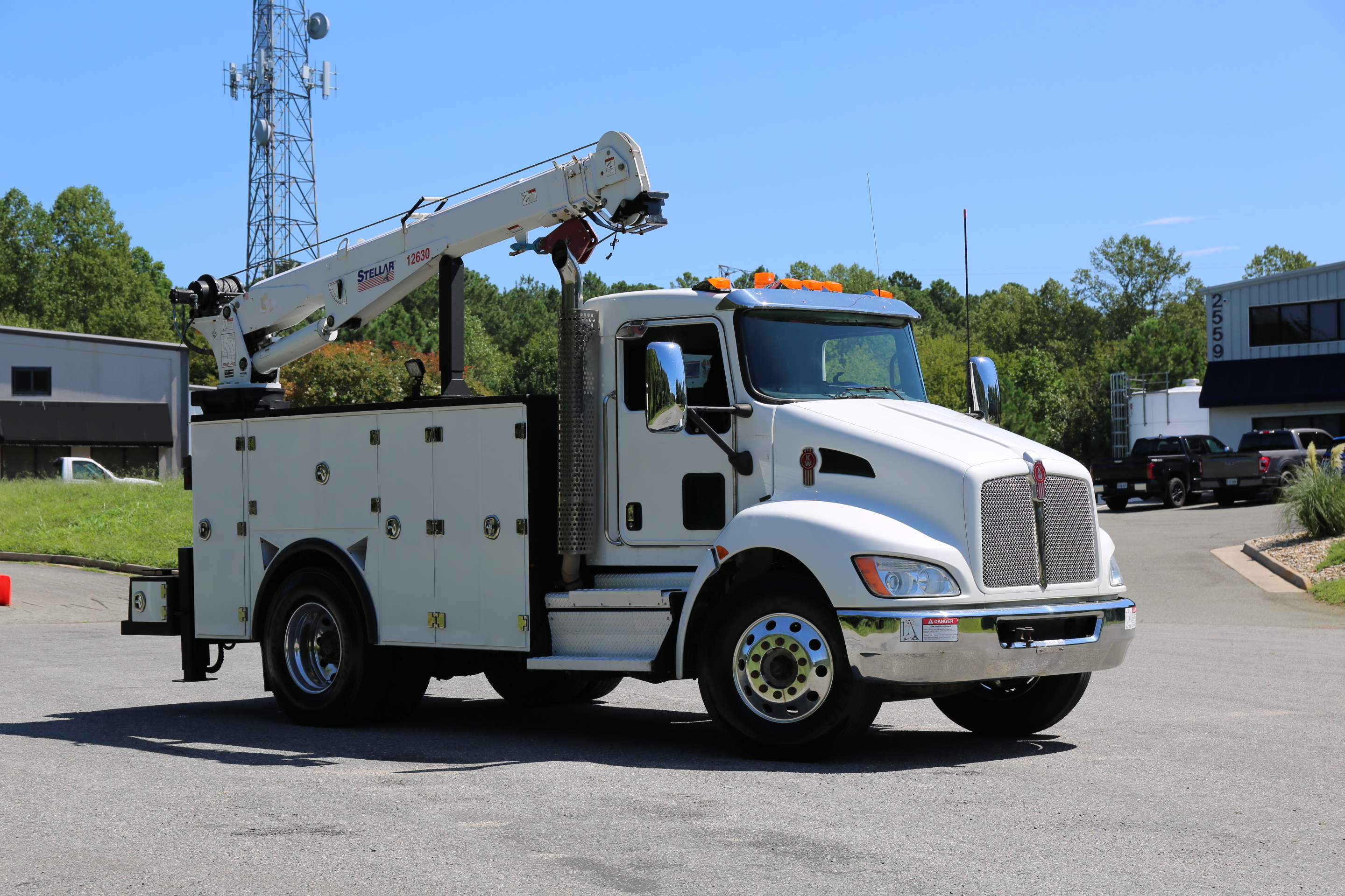 2019 KENWORTH T370 in Oilville, VA