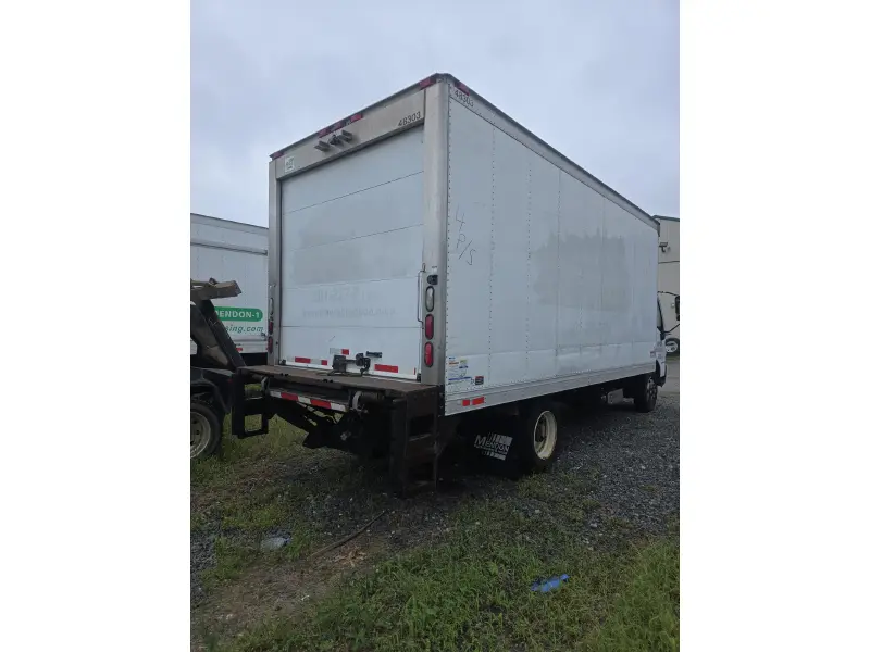 2018 HINO 195