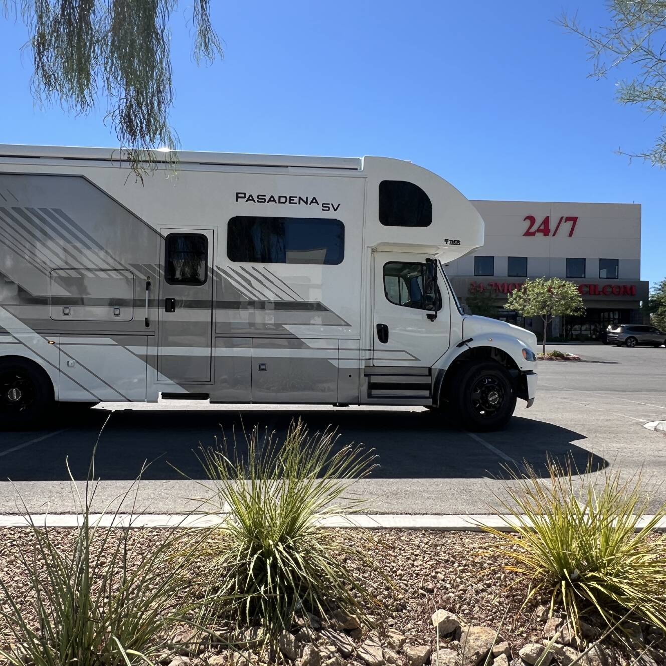 A photo of this 2027 Thor Motor Coach PASADENA SV 34XG