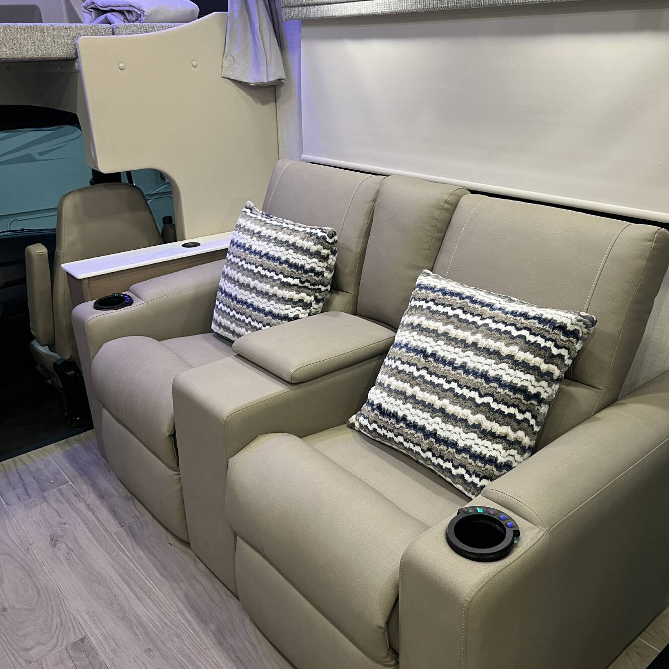 A photo of this 2027 Thor Motor Coach PASADENA SV 34XG
